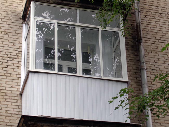 Сколько стоит застеклить балкон в хрущевке - низкие цены Егорьевск