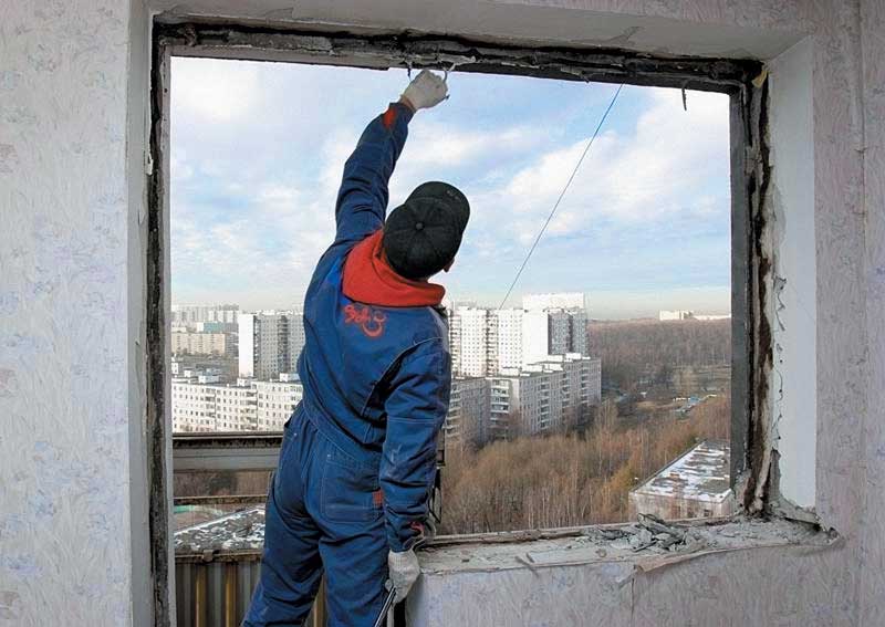 Демонтаж старого остекления балкона Егорьевск